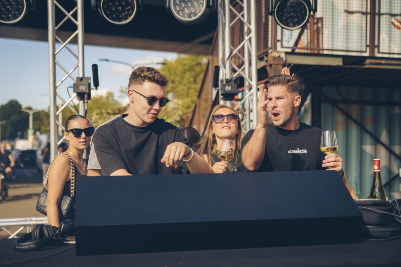 240908-weinufer-stadtstrand-0257